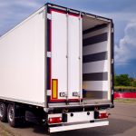 Insulated trailer for refrigerated transport